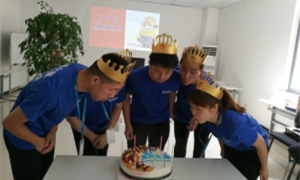 浓情家文化，恩典暖人心&mdash;&mdash;中岳店进行第三季度员工生日会